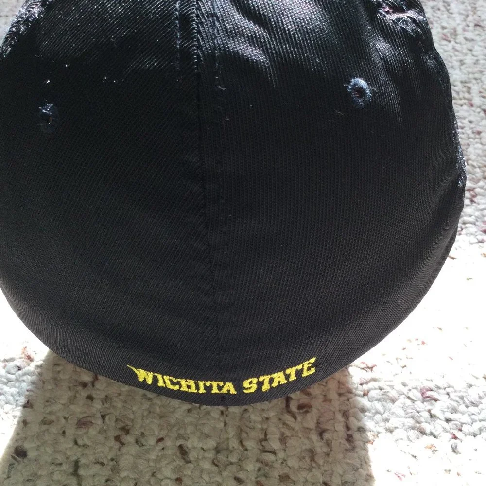 Nike University of Wichita State Cap/Hat - Picture 2 of 4